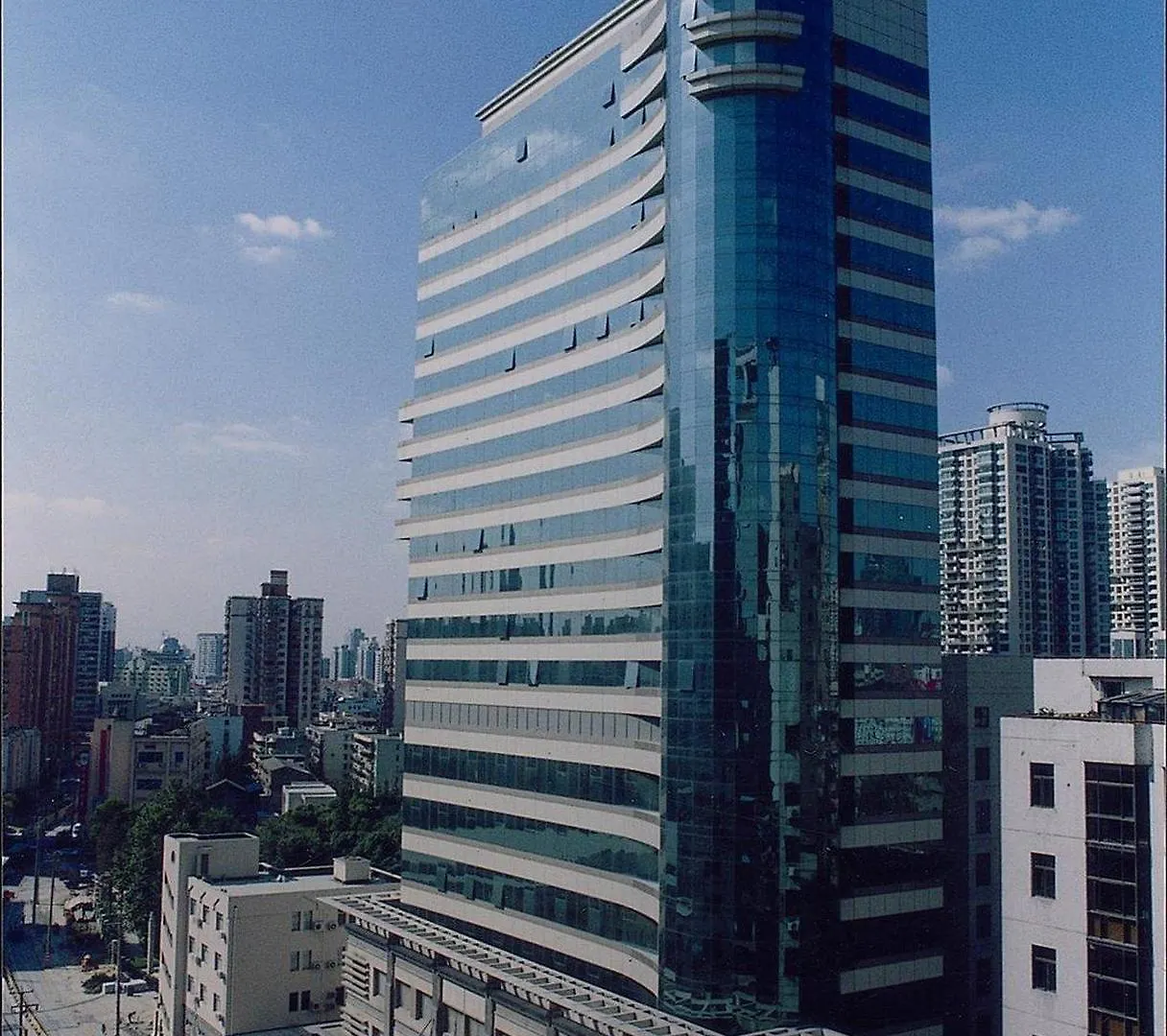 Shanghai Sports Hotel 4*,